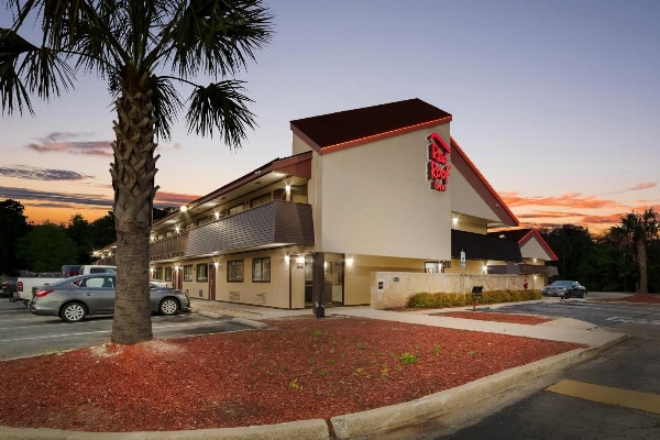 Red Roof Inn Columbia East - Fort Jackson image 5